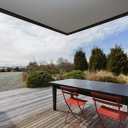 The Black House With Stunning Outdoor Bath Lake Tekapo Exterior photo