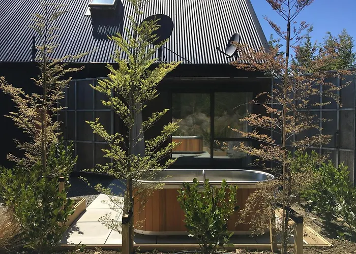 The Black House With Stunning Outdoor Bath